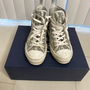 B23 HIGH-TOP SNEAKER
White Dior Oblique